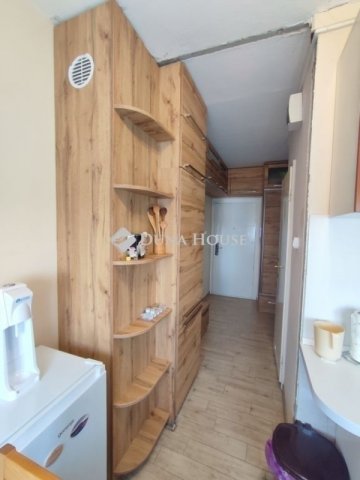 Eladó panellakás, Kecskeméten 42.99 M Ft, 2 szobás