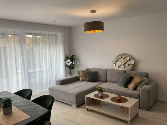 Kiadó ikerház, albérlet, Debrecenben 700 E Ft / hó, 4 szobás