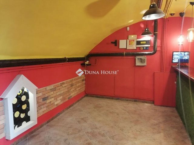 Eladó üzlethelyiség, Budapesten, VI. kerületben 61.9 M Ft