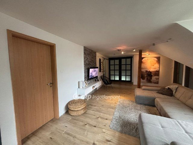 Eladó családi ház, Egerben 139 M Ft, 5+2 szobás