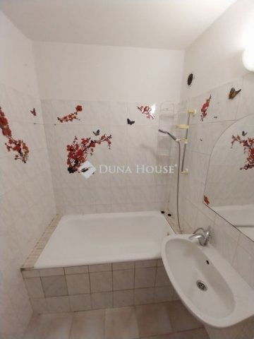 Eladó panellakás, Budapesten, XVII. kerületben 64 M Ft, 3 szobás