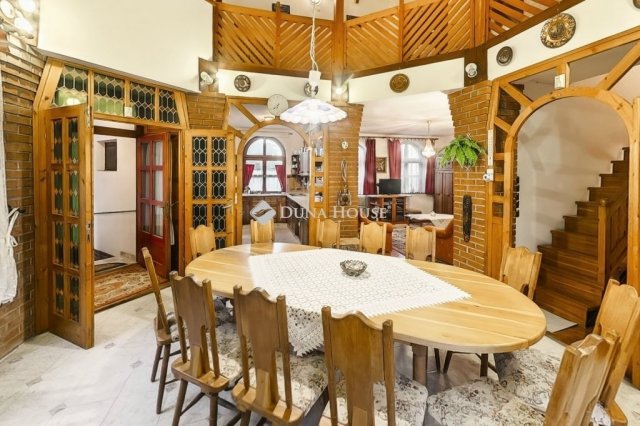 Eladó családi ház, Dunaföldváron 135 M Ft, 5 szobás