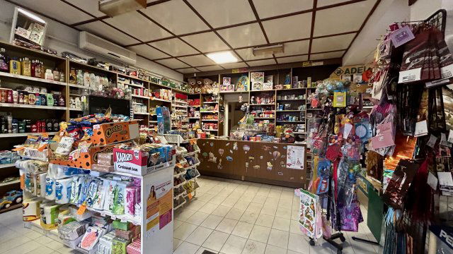 Kiadó üzlethelyiség, Hajdúböszörményen 300 E Ft / hó
