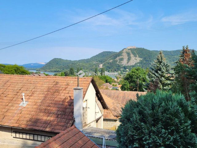 Eladó családi ház, Nagymaroson 24.9 M Ft, 1 szobás