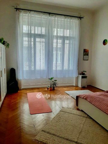 Eladó téglalakás, Budapesten, VIII. kerületben 130 M Ft