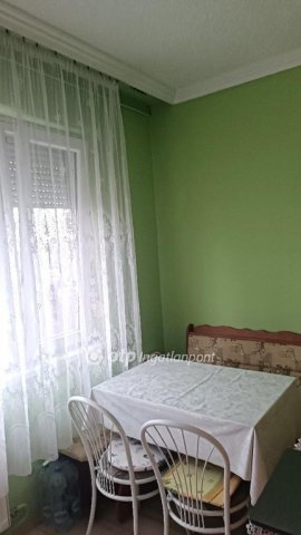 Eladó panellakás, Cegléden 36.5 M Ft, 1+1 szobás