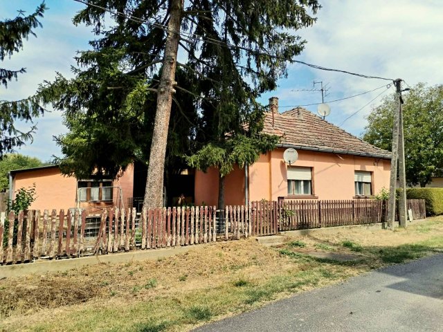 Eladó családi ház, Nagyszakácsin 20.5 M Ft, 3+2 szobás