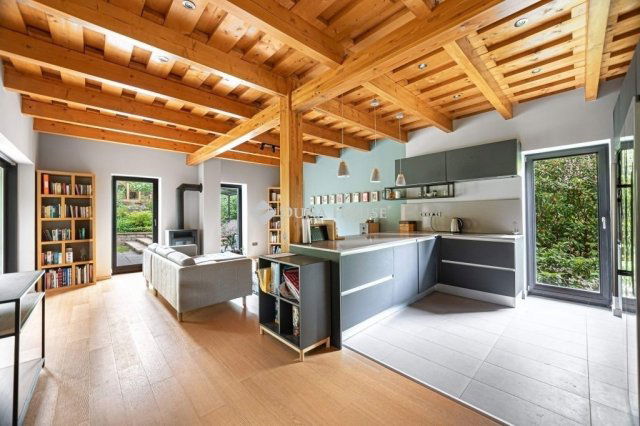 Eladó családi ház, Nagykovácsiban 185 M Ft, 3 szobás