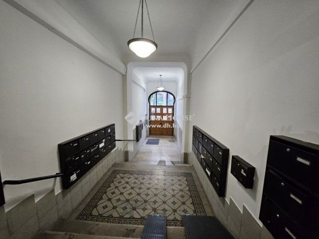Eladó téglalakás, Budapesten, II. kerületben 182.9 M Ft