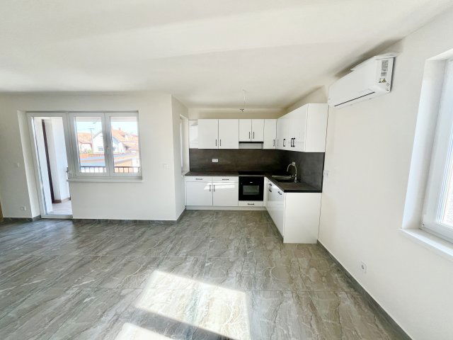 Eladó téglalakás, Derecskén 66.69 M Ft, 3 szobás