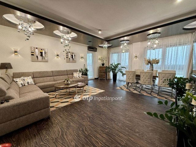 Eladó téglalakás, Debrecenben 313 M Ft, 3 szobás