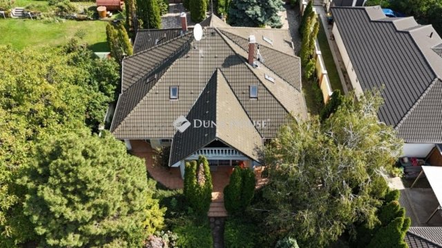 Eladó családi ház, Érden 229.9 M Ft, 4+2 szobás
