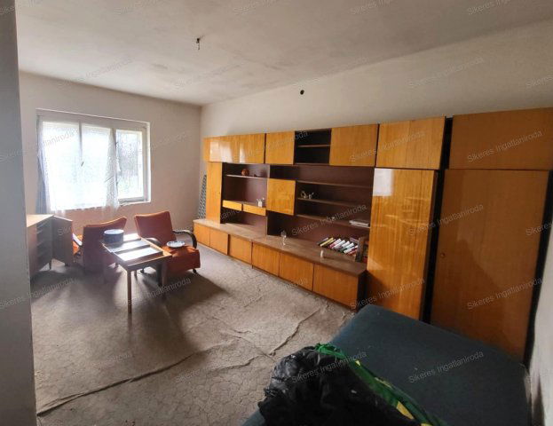 Eladó családi ház, Ácson 12 M Ft, 2 szobás