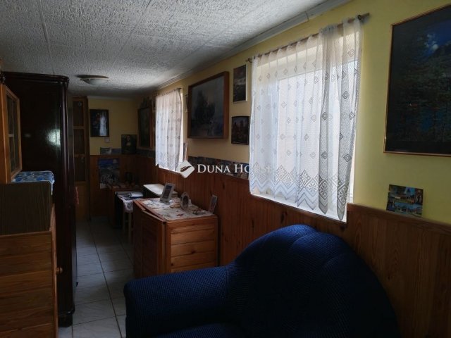 Eladó családi ház, Versegen 38 M Ft, 3 szobás