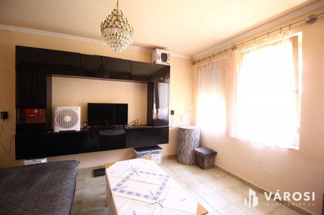 Eladó családi ház, Hódmezővásárhelyen 16.5 M Ft, 1 szobás