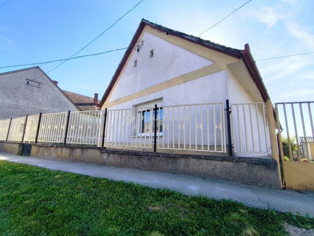 Eladó családi ház, Mágocson 8.5 M Ft, 2 szobás