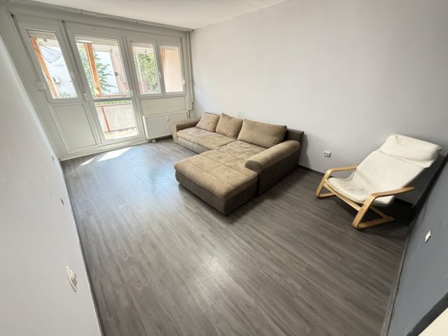 Eladó panellakás, Kaposváron, Búzavirág utcában 36.5 M Ft