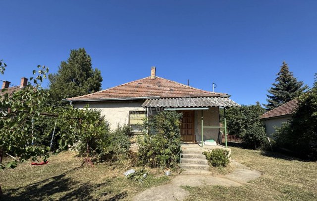 Eladó családi ház, Romhányon 19.99 M Ft, 2 szobás