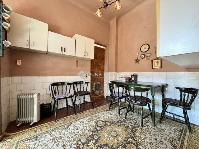 Eladó családi ház, Budapesten, XV. kerületben 32.9 M Ft