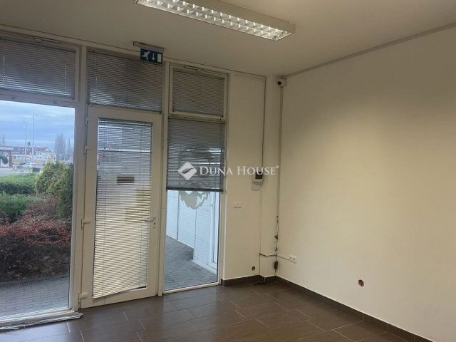 Kiadó üzlethelyiség, Nyíregyházán 125 E Ft / hó