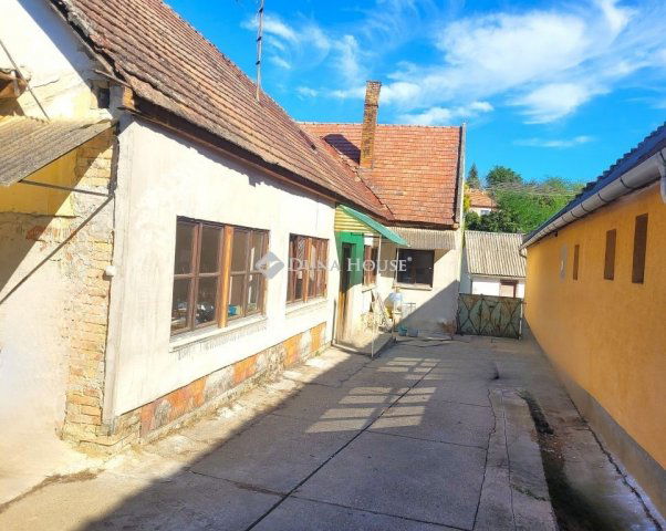 Eladó családi ház, Dunaszekcsőn 21 M Ft, 3 szobás