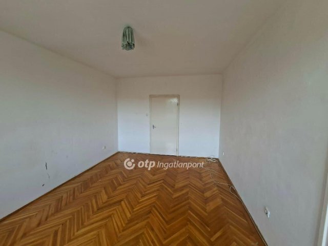 Eladó téglalakás, Hajdúböszörményen 43.9 M Ft, 2 szobás