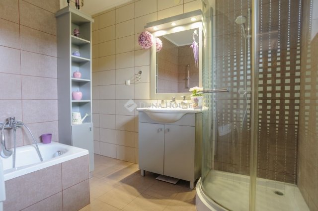 Eladó családi ház, Pilismaróton 248 M Ft, 6 szobás