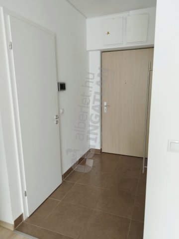 Kiadó téglalakás, albérlet, VIII. kerületben, Corvin sétányon