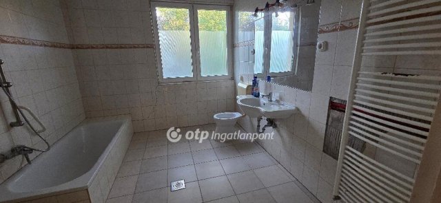 Eladó családi ház, Érden 109 M Ft, 3 szobás