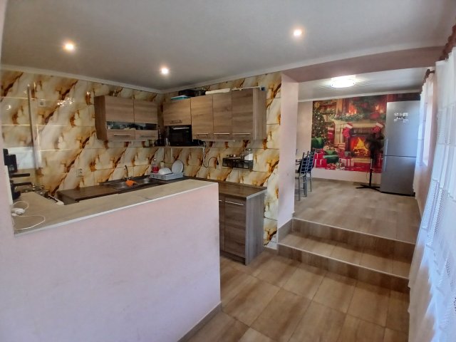 Eladó családi ház, Garén 24.9 M Ft, 3 szobás