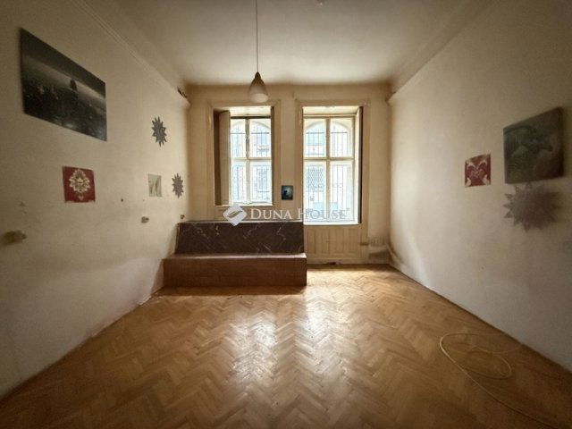 Eladó téglalakás, Budapesten, VIII. kerületben 56.4 M Ft