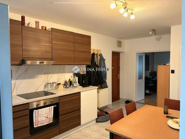 Eladó téglalakás, Mosonmagyaróváron 51.9 M Ft, 3 szobás