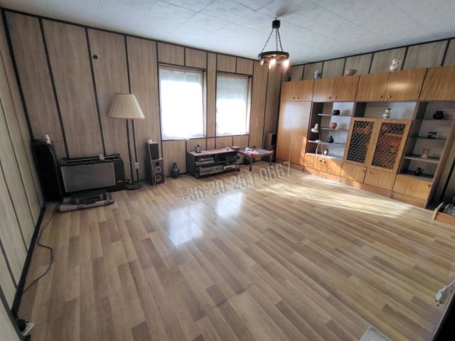 Eladó téglalakás, Mohácson 7.9 M Ft, 1+1 szobás
