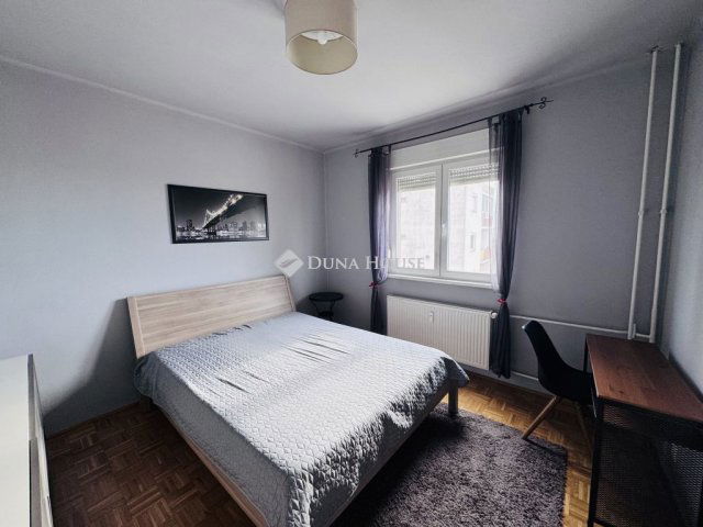 Eladó téglalakás, Pécsett, Pollack Mihály utcában 49.99 M Ft