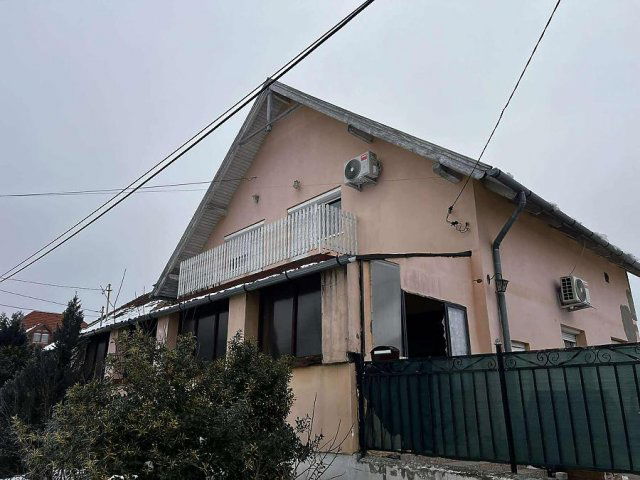 Eladó családi ház, Gödöllőn 89.9 M Ft, 6 szobás