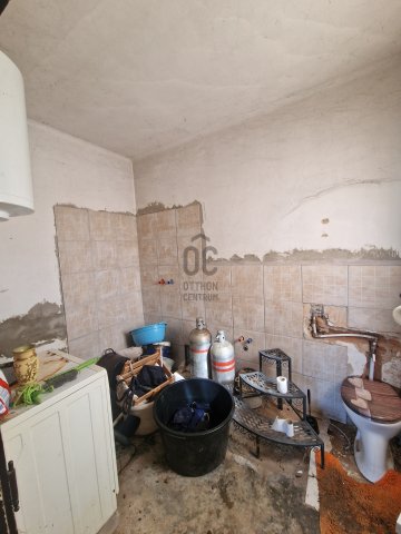 Eladó családi ház, Csömödéren 10.2 M Ft, 2 szobás