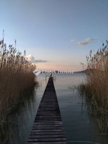 Eladó nyaraló, Balatonfenyvesen 79.9 M Ft, 5+1 szobás