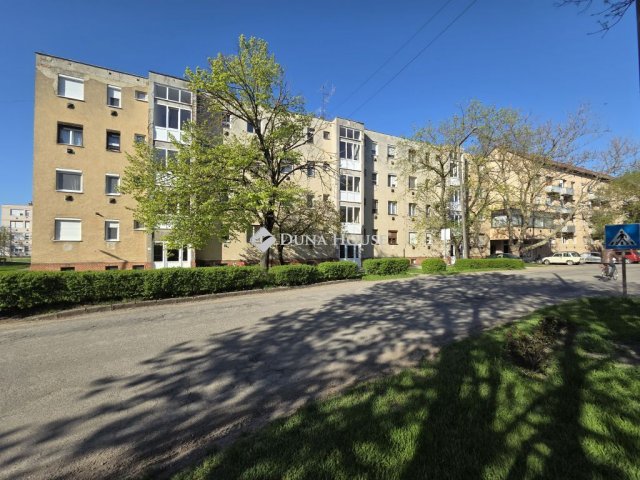 Eladó téglalakás, Túrkevén, Petőfi téren 25.5 M Ft