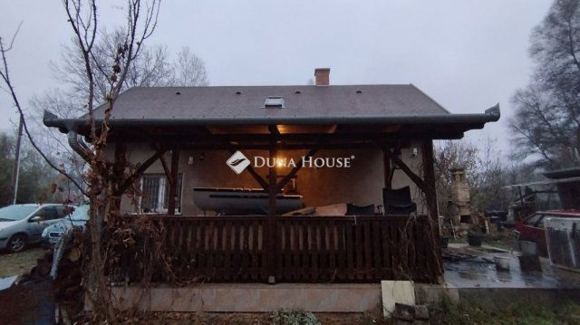 Eladó nyaraló, Pécelen 35 M Ft, 3 szobás / költözzbe.hu