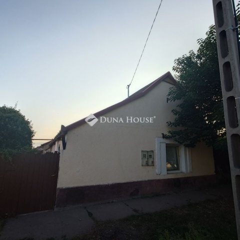 Eladó családi ház, Monoron 63 M Ft, 4 szobás