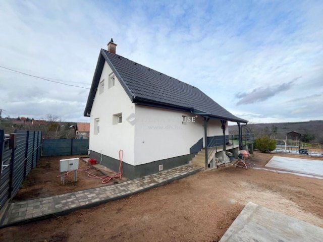 Eladó családi ház, Pákozdon 79.9 M Ft, 3 szobás