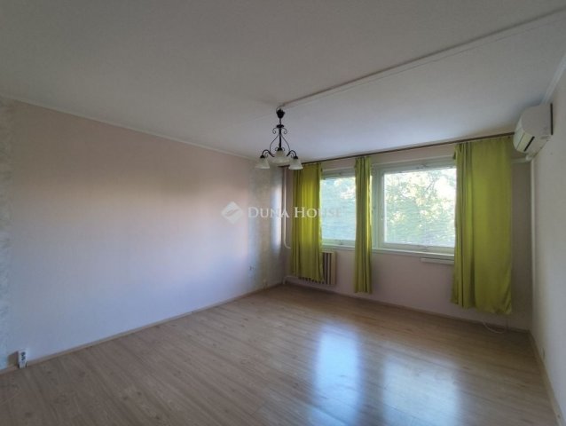 Kiadó panellakás, albérlet, Kecskeméten 140 E Ft / hó, 2 szobás