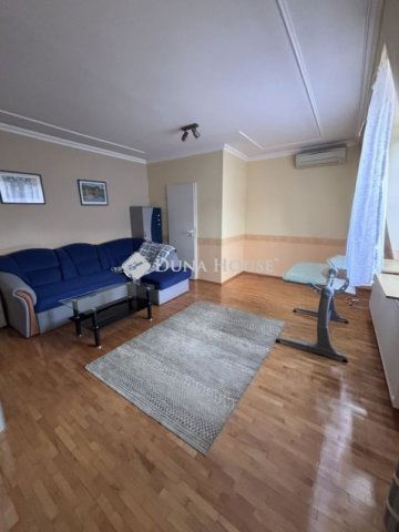 Kiadó téglalakás, albérlet, Pécsett 150 E Ft / hó, 1 szobás