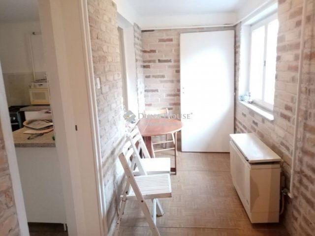 Eladó családi ház, Balatonszabadiban 37.9 M Ft, 4+1 szobás