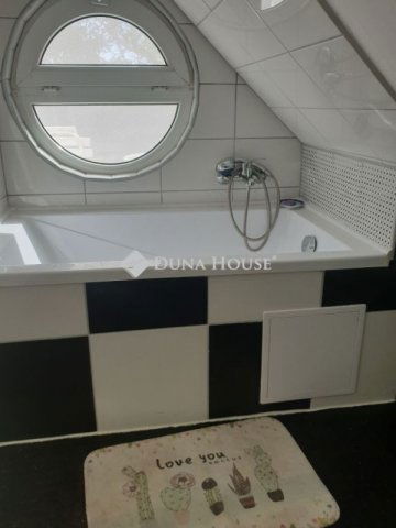 Eladó családi ház, Balatonszárszón 98 M Ft, 6 szobás