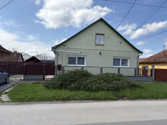 Eladó családi ház, Gyulán 55 M Ft, 4 szobás