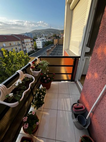 Eladó téglalakás, Pécsett, Lokomotív utcában 59.9 M Ft