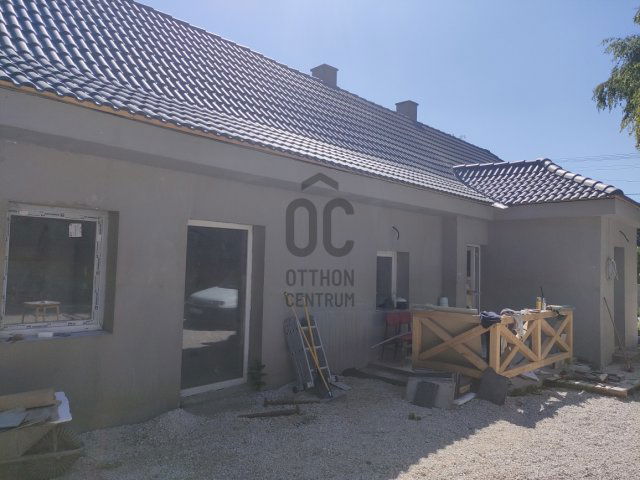 Eladó családi ház, Ádándon 45 M Ft, 3 szobás