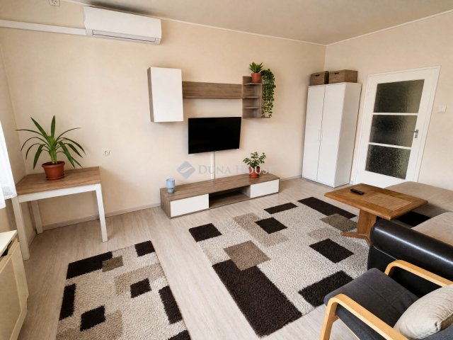 Eladó téglalakás, Kecskeméten 45 M Ft, 2 szobás