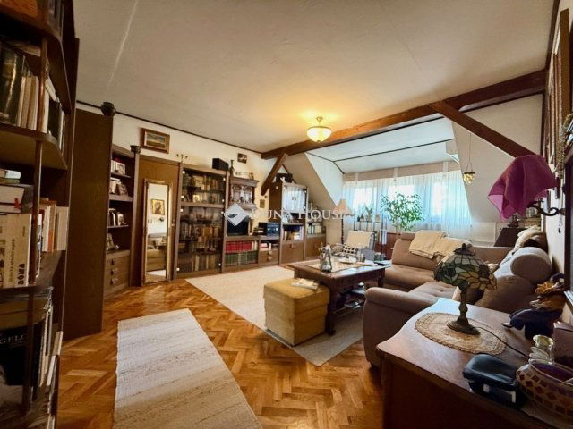 Eladó családi ház, Kecskeméten 149.9 M Ft, 9 szobás